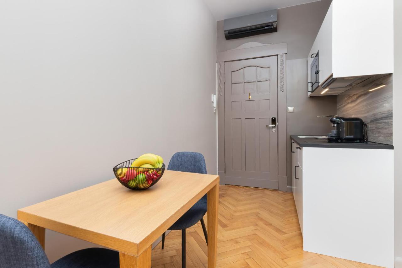 Rivoli By Renters Apartment *